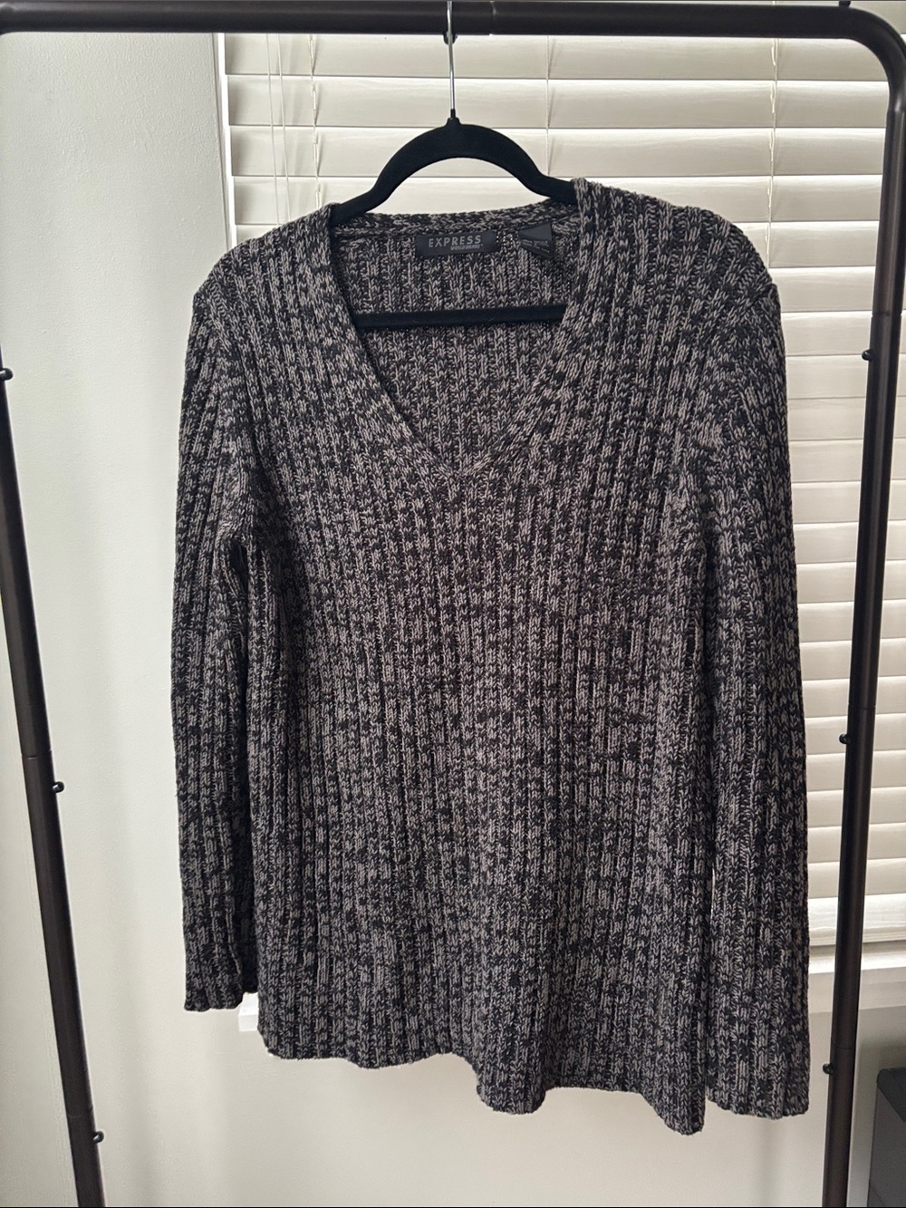 Express Marled Black and Gray Ribbed V-Neck Sweater